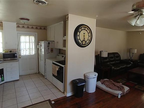 5th image of 1006 W Lamar St