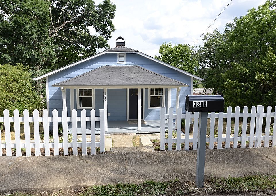 1st image of 3885 Dixie Cir