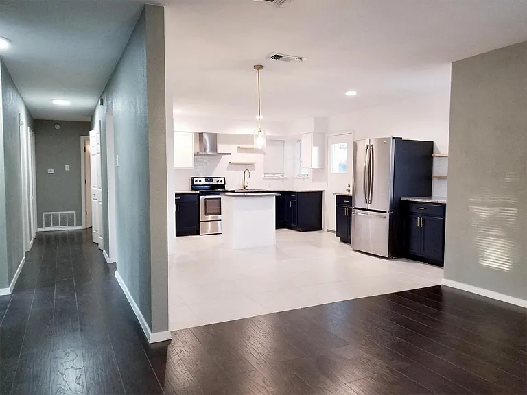 510 Gilbert Rd — Photo 5