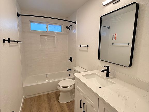 5th image of 2627 E Broadway APT 1