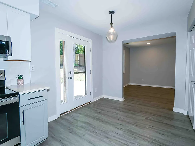 6901 Wyndbend Ln — Photo 14
