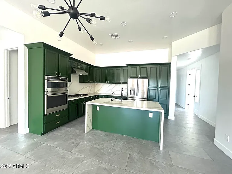 2720 N Sterling — Photo 4