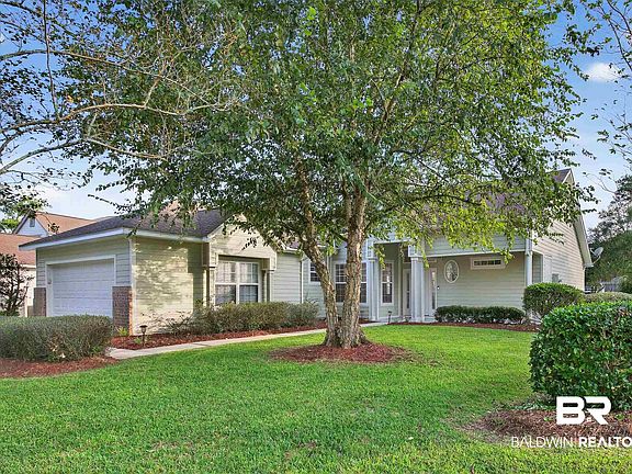4th image of 630 Pinehurst Dr