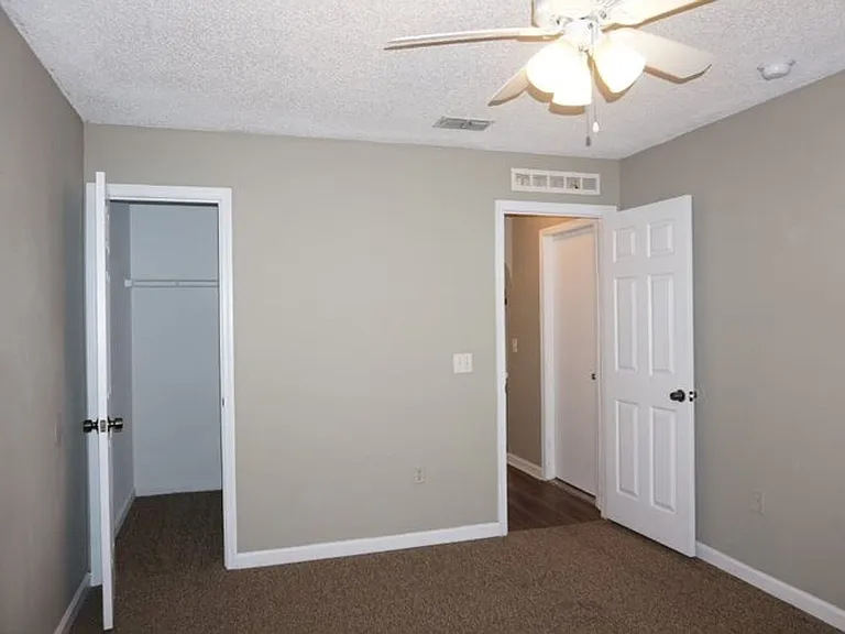 6648 Gentle Oaks Dr E — Photo 17