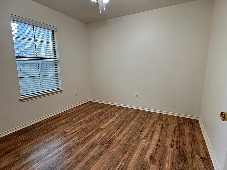 414 N Jackson Ave #A — Photo 17
