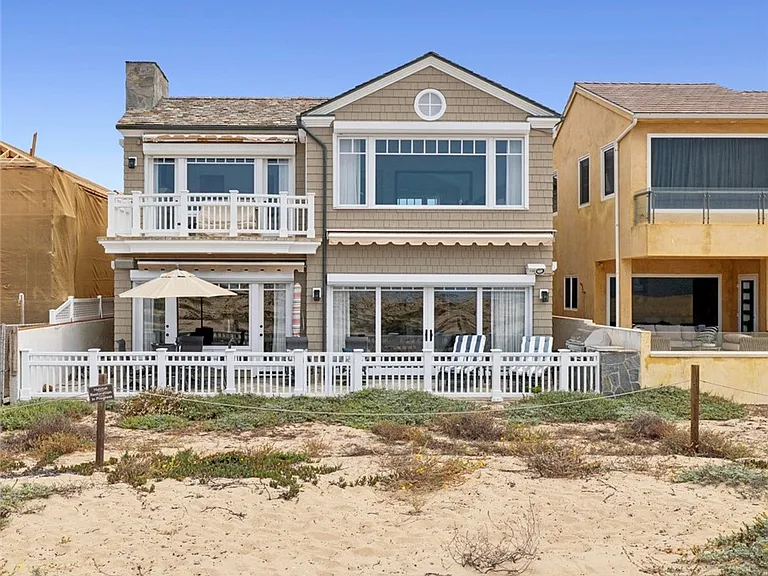 1550 E Oceanfront — Photo 1