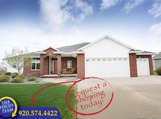 649 Rusch Dr, Combined Locks, WI 54113