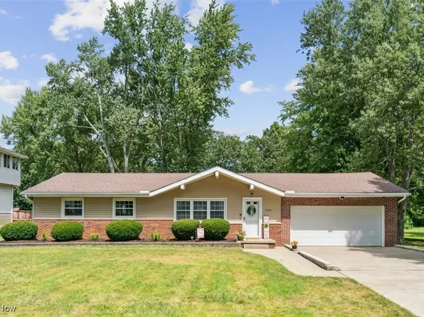 2087 Lake Rd, Akron, OH 44312