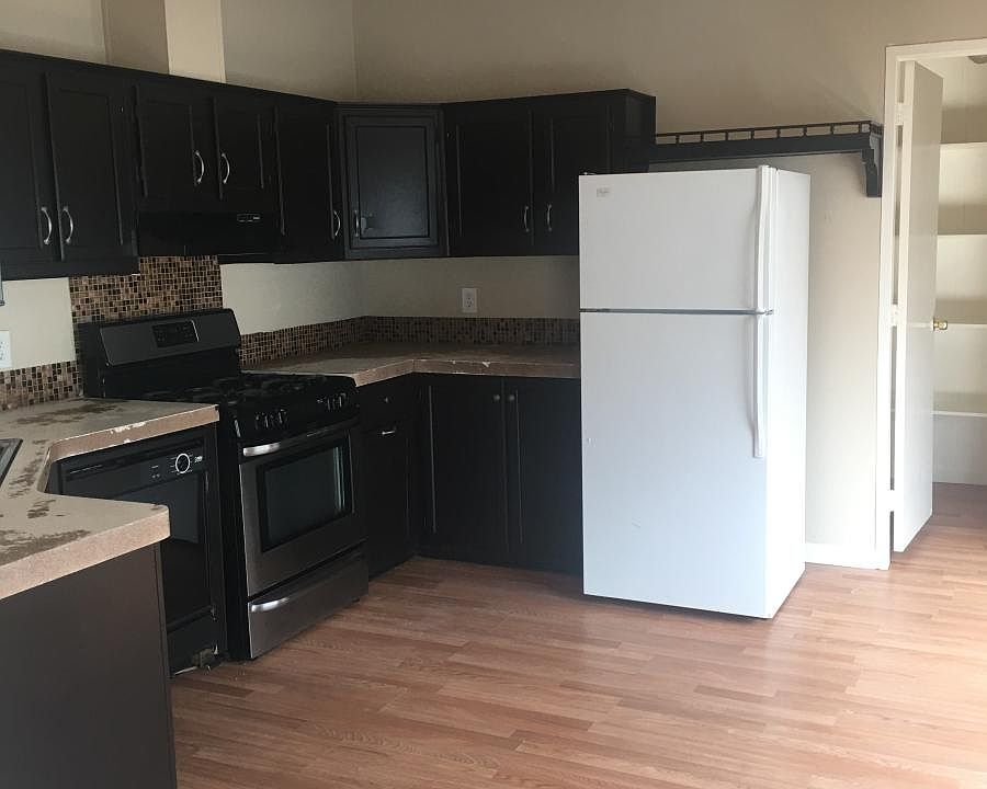 1st image of 1916 W Gardner Ln #1