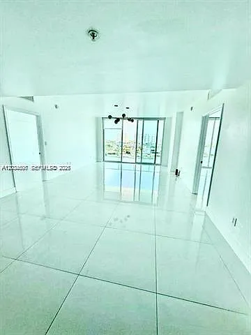 400 Sunny Isles Condo Eas — Photo 3