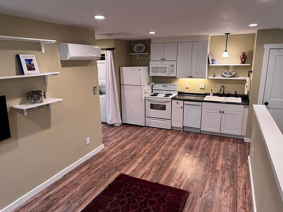 Livingroom & Kitchen