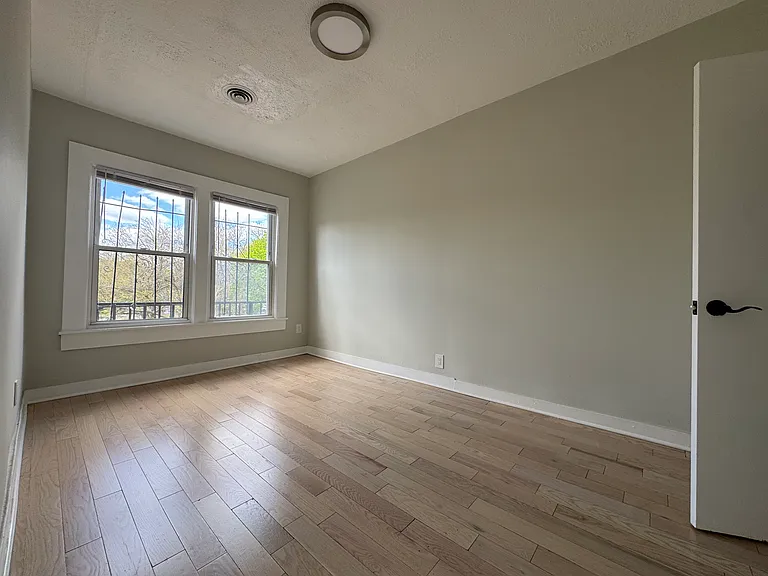 237 Davenport Ave #2B — Photo 5
