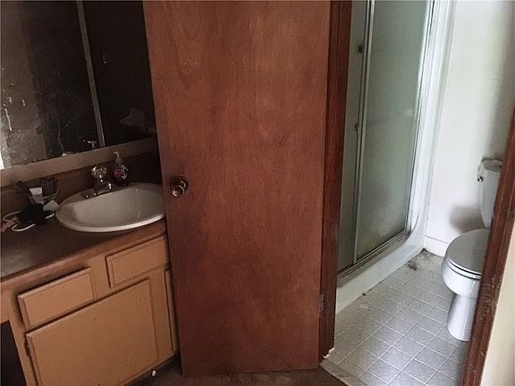 3rd image of 1028 Tumblewood Trl