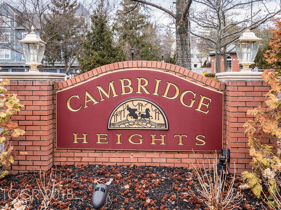 1st image of 245 Cambridge Dr