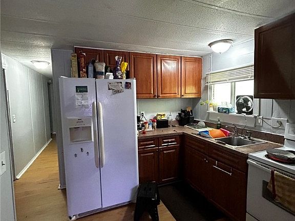 4th image of 3530 South St