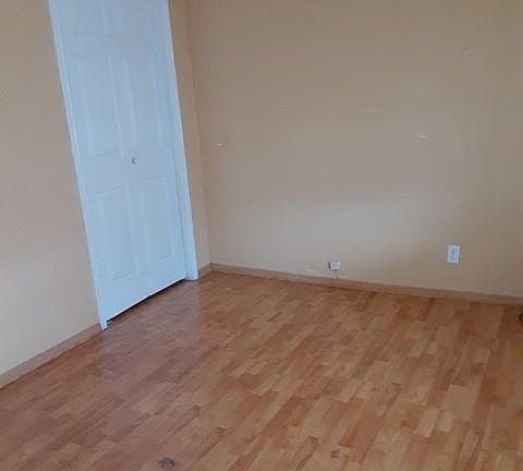 4th image of 821 E Johnston Ave