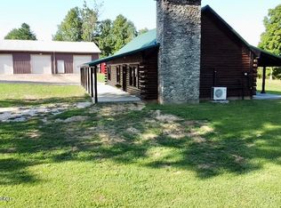 10070 Hammonsville Rd, Magnolia, KY 42757