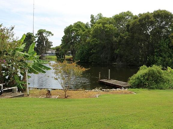2nd image of 2209 Lakewood Dr
