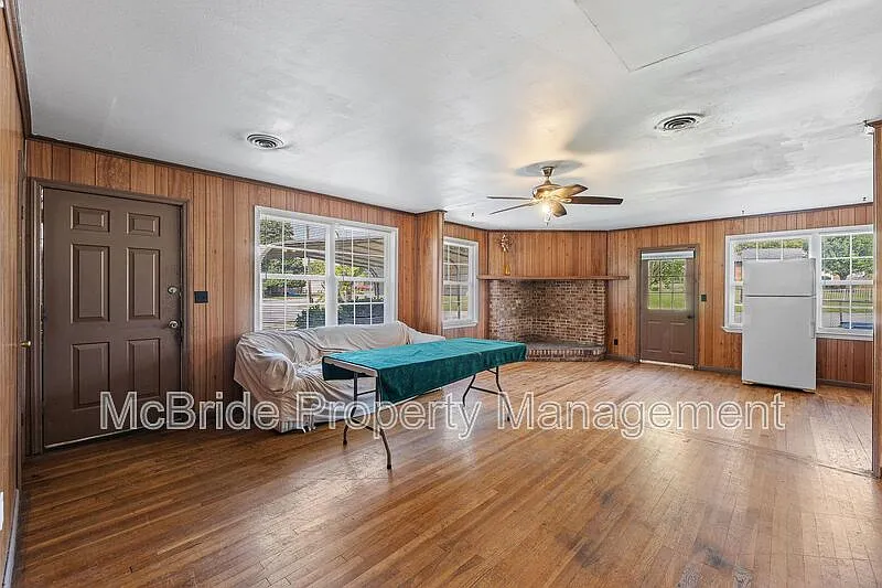 4 bed, 2.0 bath, 1456 sqft, $1,500 — Photo 4