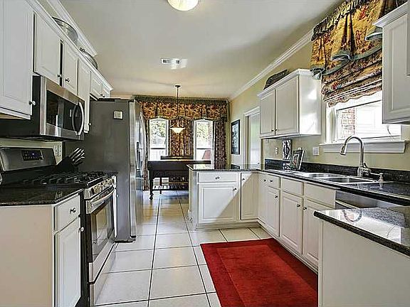 3rd image of 86 Pinehurst Dr
