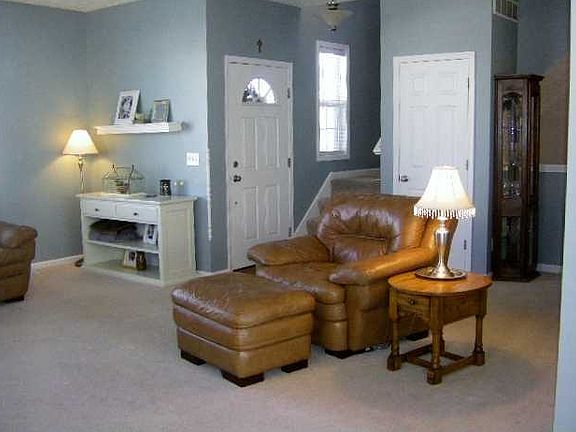 4th image of 465 E Buteo Dr