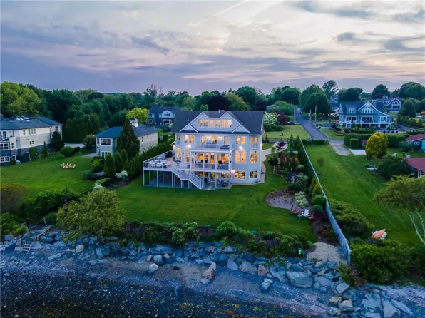 10 Coulter St, Jamestown, RI 02835