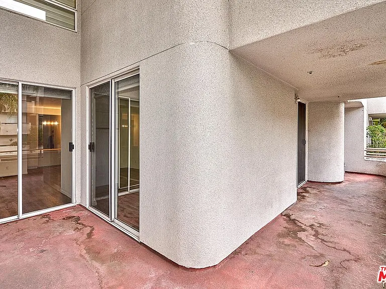500 S Berendo St #101 — Photo 26