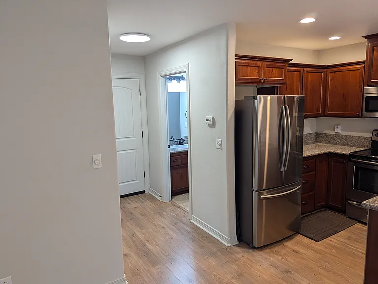 409 Madrona Ave SE — Photo 7