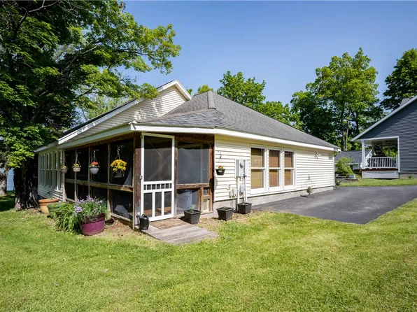 5564 E Lake Rd, Honeoye, NY 14471