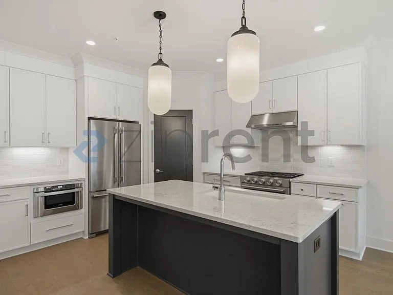 425 S Walker St — Photo 11