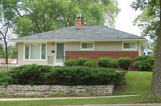 2nd image of 9604 W Dakota St