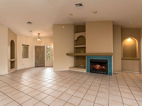 2nd image of 712 S Deer Bend Ct