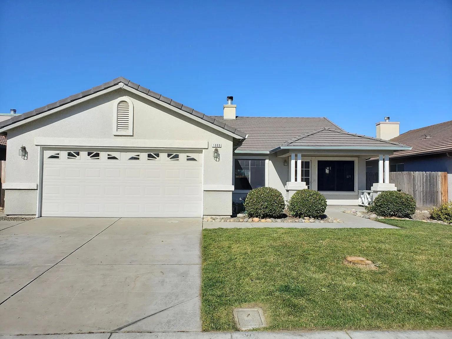 1009 Norman Dr photo 1