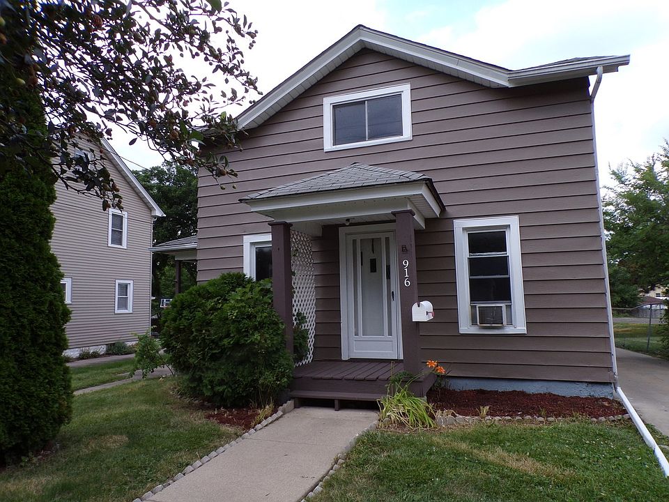 1st image of 916 E Benton St