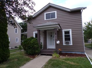 916 E Benton St, Aurora, IL 60505