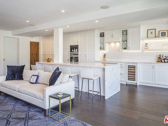 2nd image of 838 N Doheny Dr APT 905