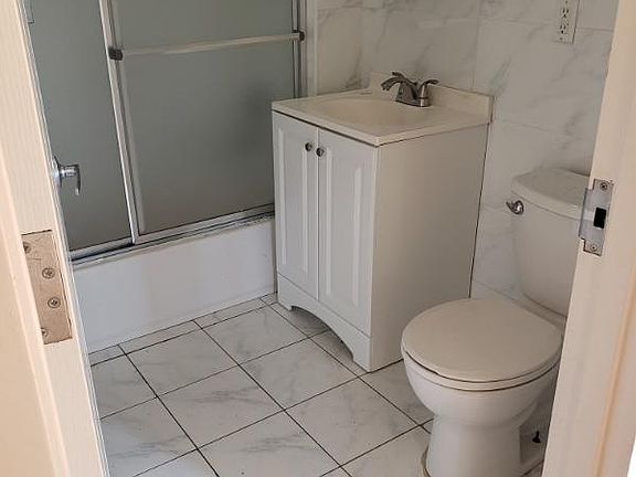 4th image of 4011 Bronxwood Ave #6