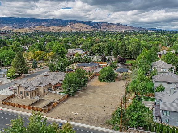 2nd image of 2 Lakeside Dr #2