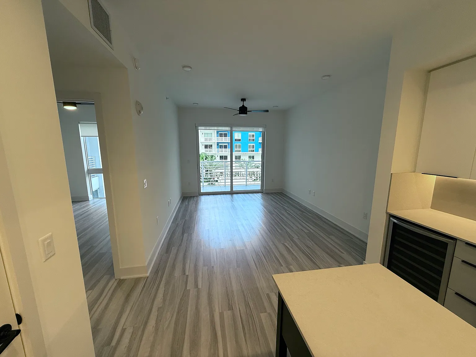 1 bed, 763 sqft, $2,450 — Photo 4