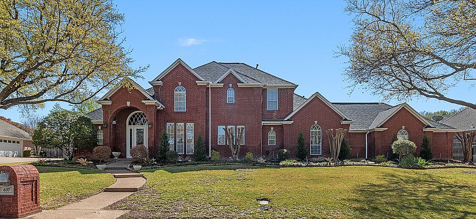 1st image of 607 Loch Chalet Ct
