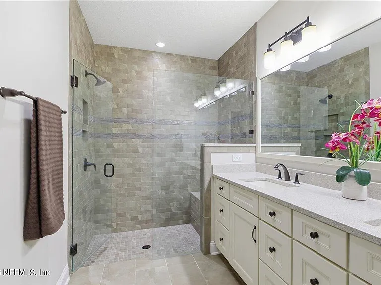 80 Oyster Bay Way — Photo 15