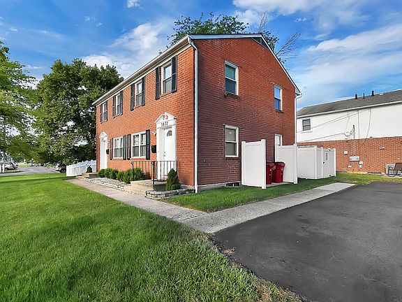 3rd image of 3877 Hoover Rd #3877/3885