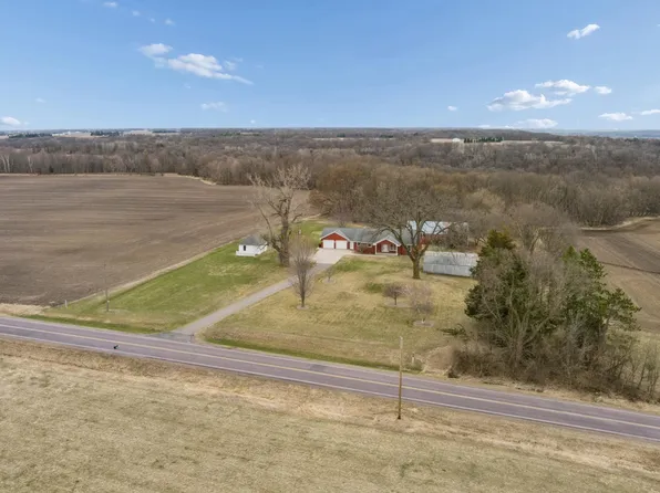 17285 W 250th St, Belle Plaine, MN 56011