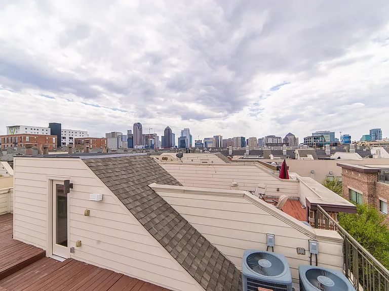 2411 N Hall St #5 — Photo 2