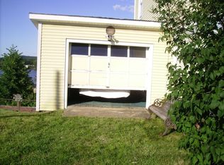 92 Bayview St, Newport, VT 05855