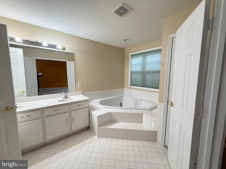 13627 Cedar Run Ln — Photo 22