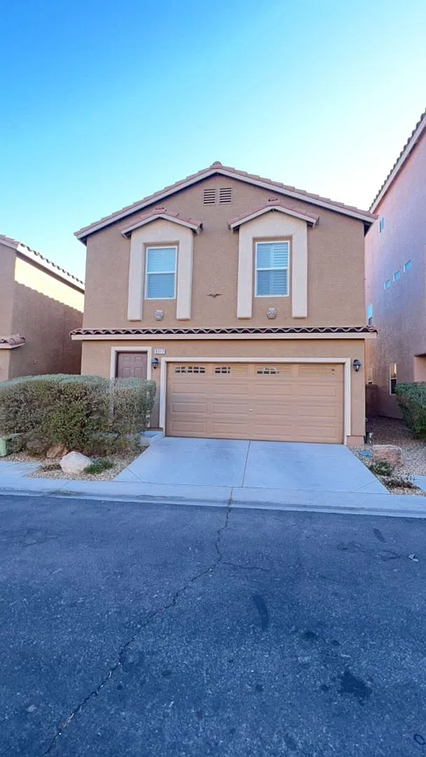 Cute Remodeled Two Bedroom House In Great Southwest Location — Photo 1