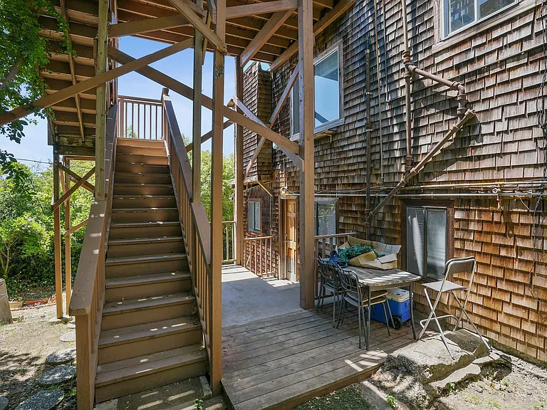 2704 Virginia St 1/2-4 — Photo 13