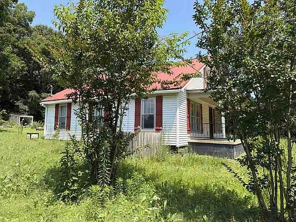 4th image of 305 Phelps St