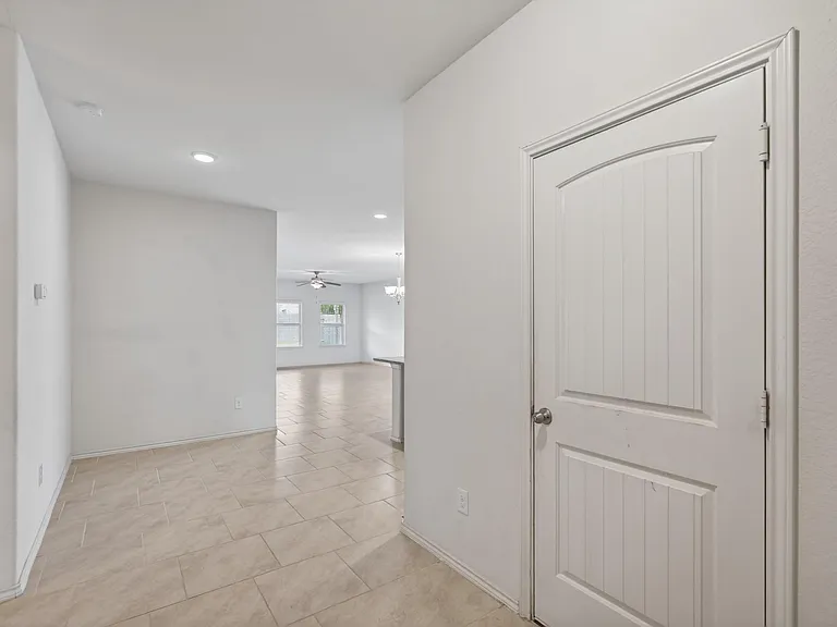 138 Meadow Grove Dr — Photo 12